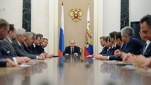 Путин поручил кабмину