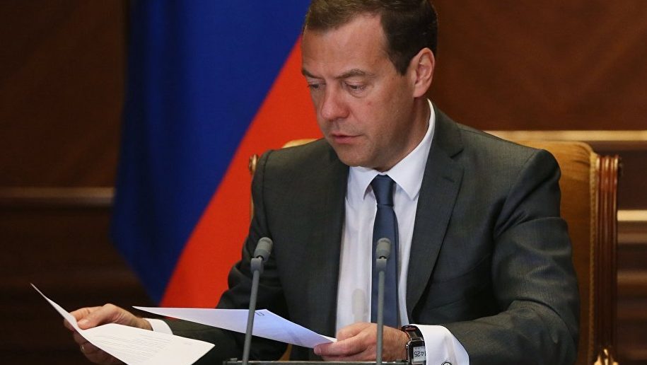 Медведев активно ездит