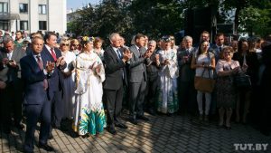 Памятник Мулявину