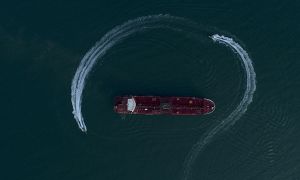 моряками