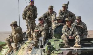 Таджикистан мобилизует военных