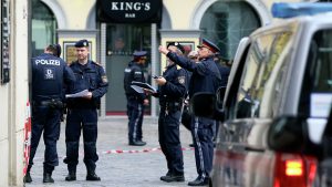 В Вене 26 октября на прохожих напал мужчина с ножом