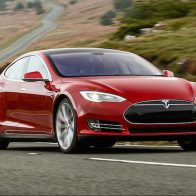 Tesla отзывает более 800 тысяч автомобилей из-за проблемы с сигналом ремня безопасности