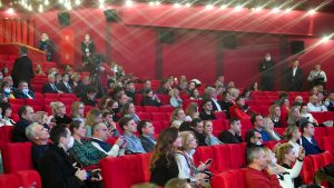 Российские кинотеатры будут показывать видео, снятое блогерами
