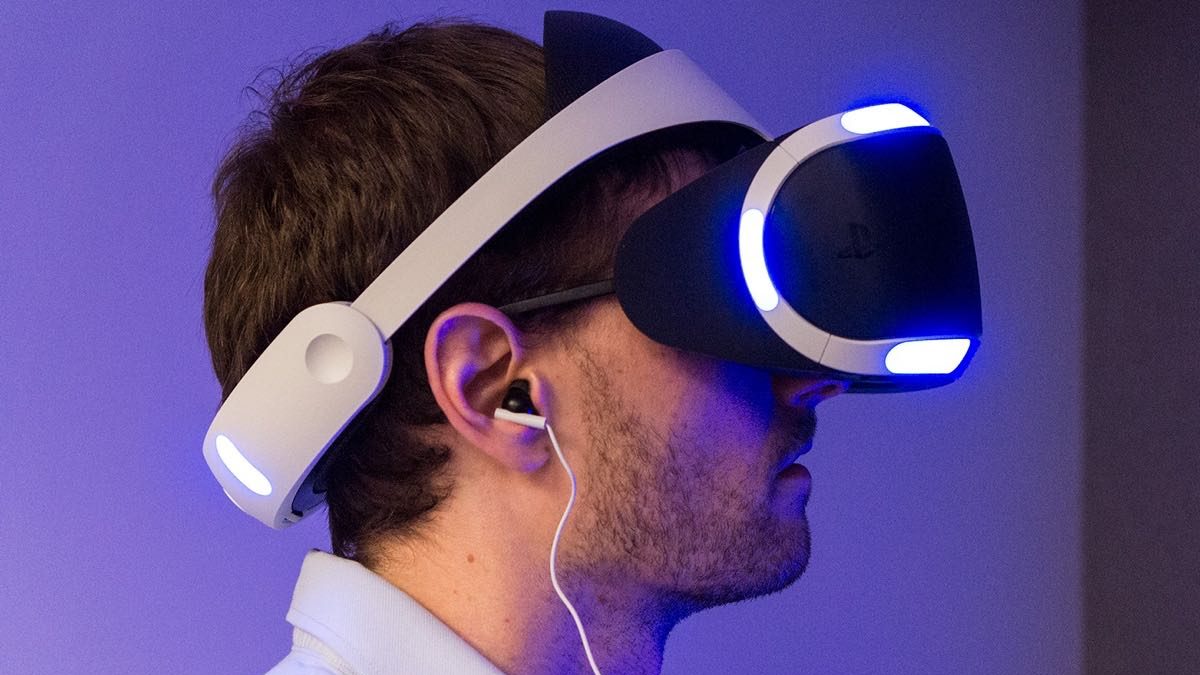 Ученые из Америки создали VR-гарнитуру, способную передать ощущения при поцелуе