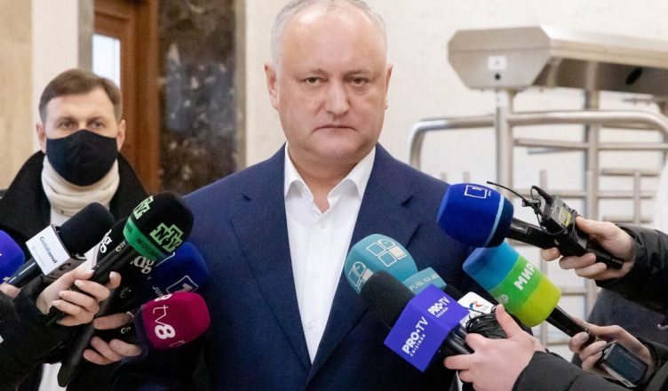 Проходят обыски в доме бывшего президента Молдавии