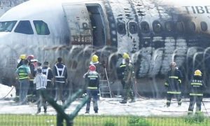 Самолёт с пассажирами загорелся в аэропорту Китая