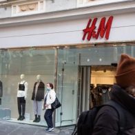 В Москве открылись два магазина H&M. Они не работали 5 месяцев
