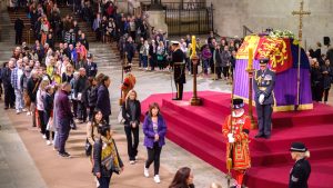 Похороны британской королевой Елизаветой II пройдут сегодня Вестминстерском аббатстве