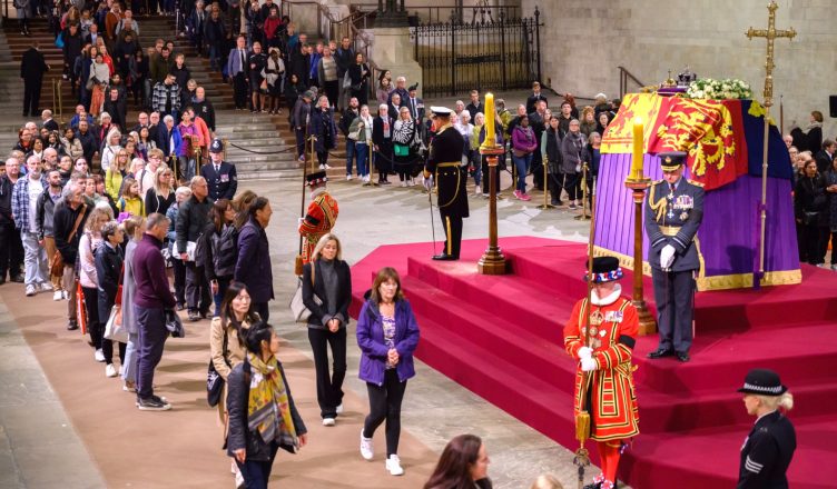 Похороны британской королевой Елизаветой II пройдут сегодня Вестминстерском аббатстве