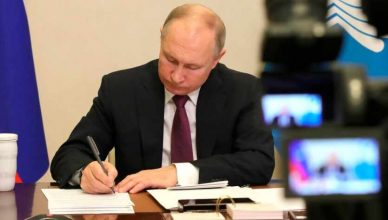 Пакет поправок к Уголовному кодексу относительно военной службы 24 сентября подписал Владимир Путин.