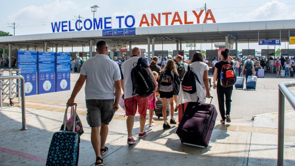 Турция и Египет непомерно подорожали для российских туристов