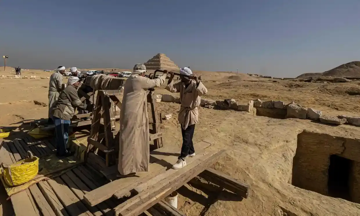 В Египте нашли самую древнюю мумию, покрытую золотом