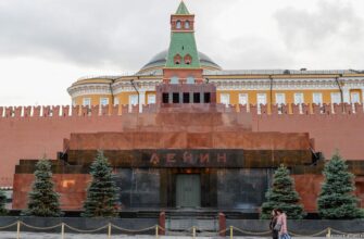 В Москве мужчина пытался украсть Ленина из мавзолея