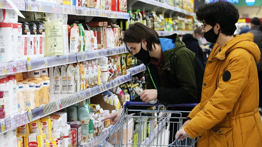 60% россиян согласны покупать продукты с истекающим сроком годности