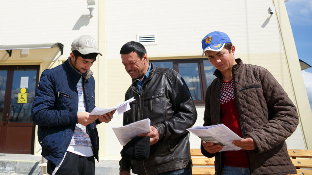 Мигранты из Узбекистана